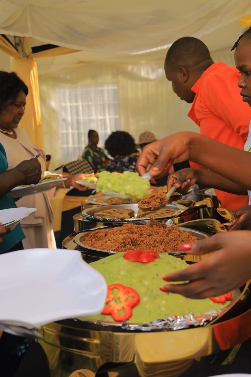 Close-up of a 'Congrats Grad' themed cake